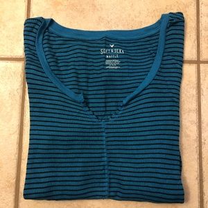 American Eagle long sleeve tee